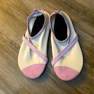 Fitkicks Gray & Lavender Slip On Shoes